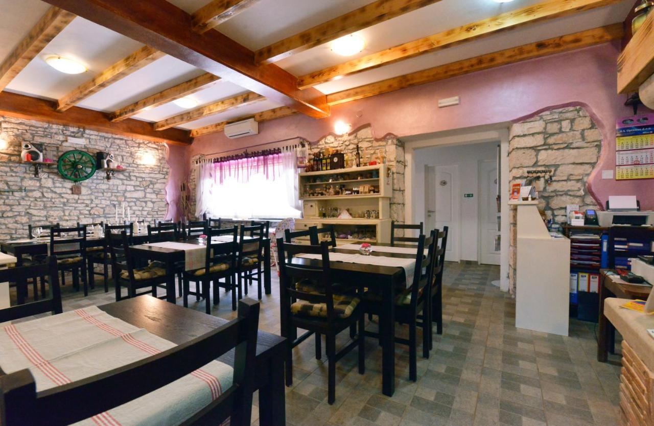 Bed And Breakfast Casa Rustica Vodnjan Luaran gambar